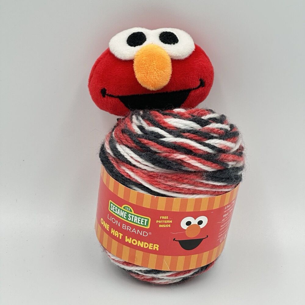 Sesame Street Lion Brand One Hat Wonder Kit Elmo 2.5oz Yarn 95 yards w Pattern